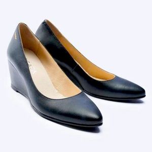 Brand new Viscata Verona wedge heels